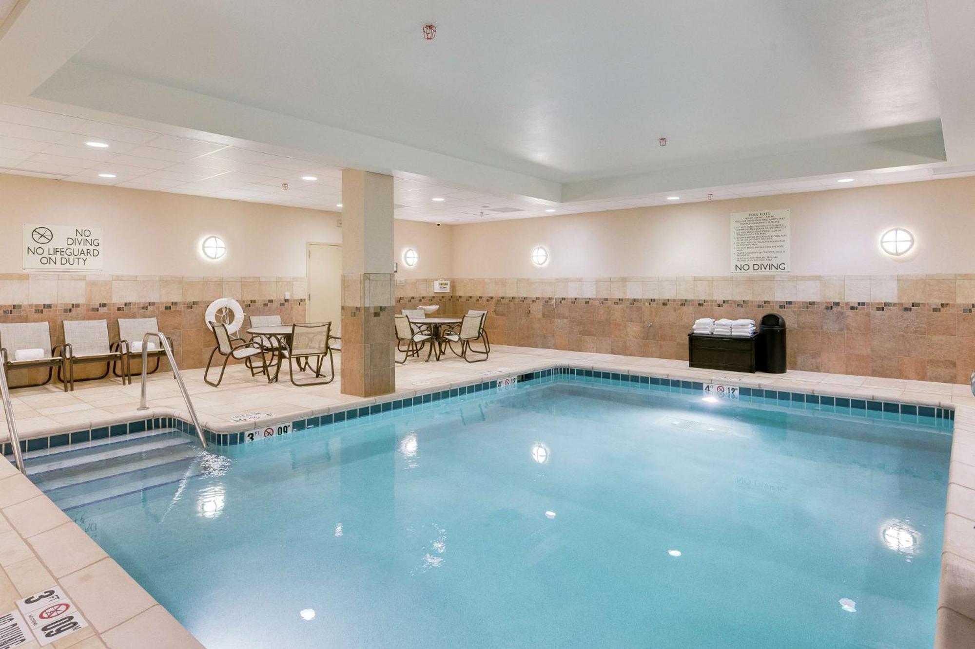 Hilton Garden Inn Milwaukee Airport Екстер'єр фото
