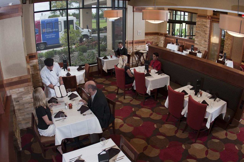 Hilton Garden Inn Milwaukee Airport Екстер'єр фото